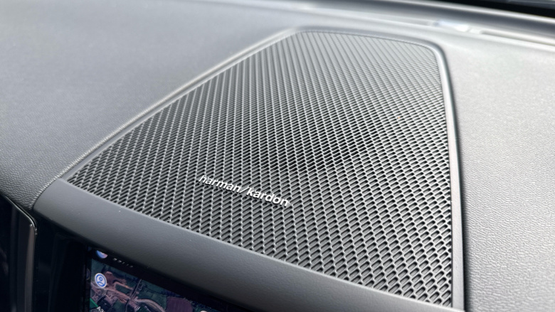 Volvo XC60 2.0 B4D Plus Dark 5dr AWD Geartronic Diesel Estate